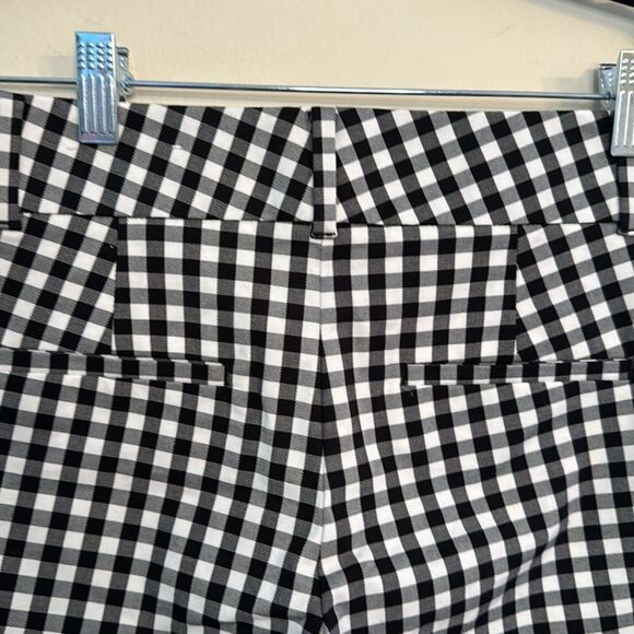 Ann Taylor Classic  Checked Shorts - Picture 4 of 8